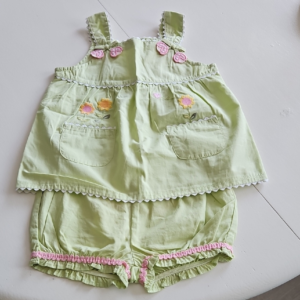 Gymboree Green Matching Outfit with Adorable Trim And Ladybugs